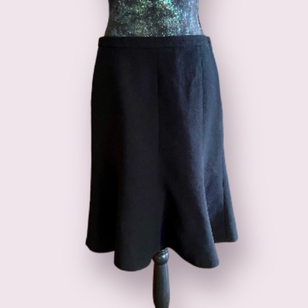 Ann Taylor LOFT Black Flouncy Flippy Skirt